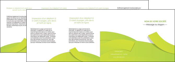 creer modele en ligne depliant 4 volets  8 pages  espaces verts vert vert pastel colore MLIP57278