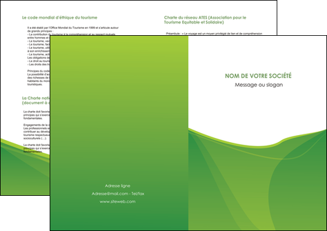 personnaliser modele de depliant 2 volets  4 pages  espaces verts vert fond vert couleur MLGI67196